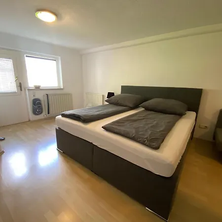 Charmante, Ruhige In *