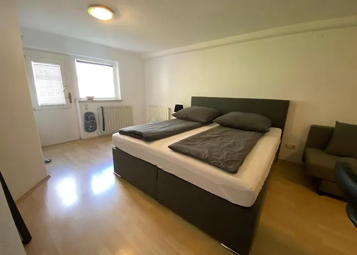 Charmante, Ruhige In *